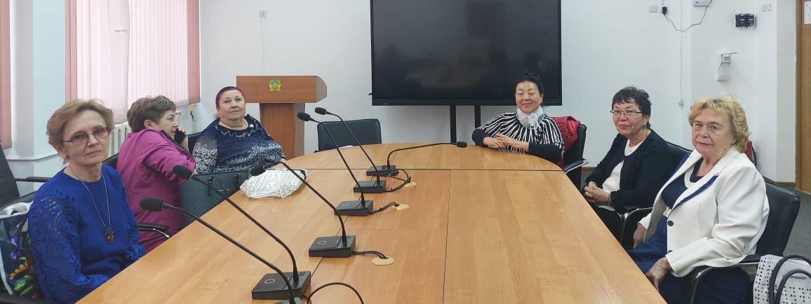 Педагогикалық еңбек ардагерлеріне құрмет көрсету.