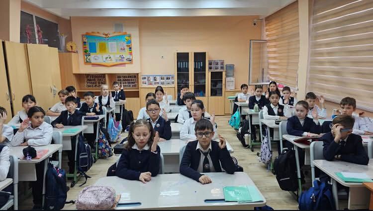 "Адал Азамат", "Таза Қазақстан" және "жеке қауіпсіздік"бағдарламалары аясында сынып сағаттары. Классные часы в рамках программ «Адал Азамат», «Таза Қазақстан» и «Личная безопасность».