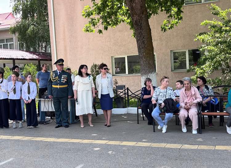 Қазақстан Республикасының Отан қорғаушылар күні мен Ұлы Жеңіске арналған әскери шеру.военный парад, посвящённый Дню защитника Республики Казахстан и Великой Победе.